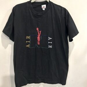Men’s Nike T-shirt.    Size medium.